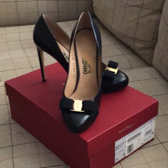 Salvatore Ferragamo Shoes - Salvatore Ferragamo Black Bow Pumps Size 10B